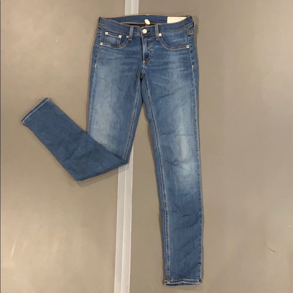 Skinny jeans